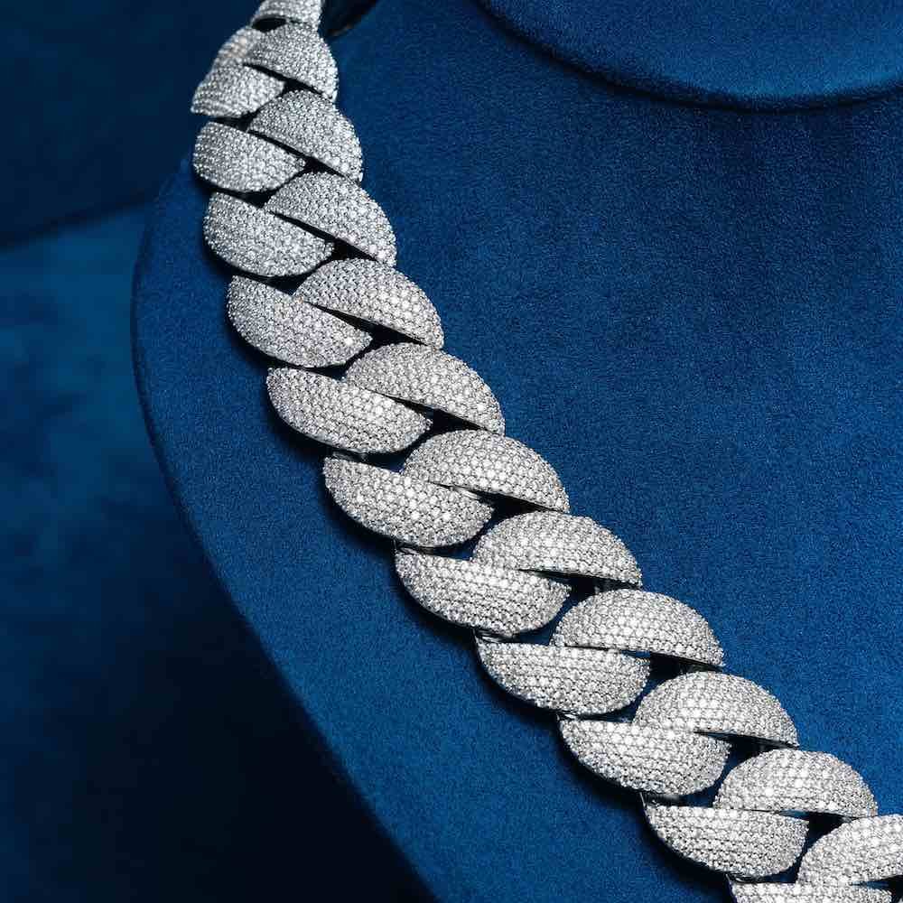 22mm-moissanite-miami-cuban-link-chain-14k-white-yellow-rose-gold-neck-2