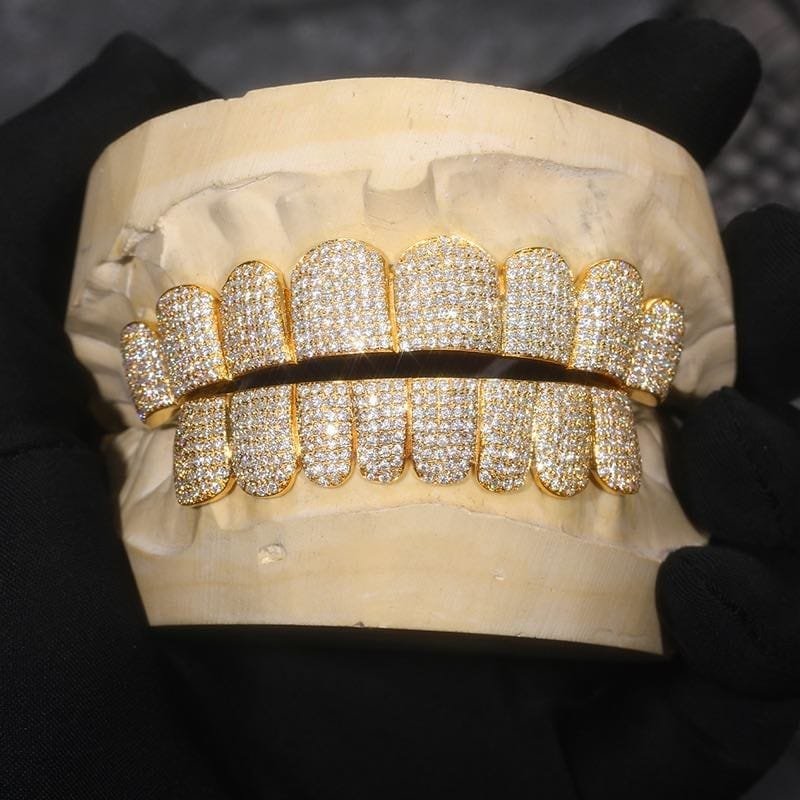 yellow-gold-custom-grillz-14k-gold-hand-straight