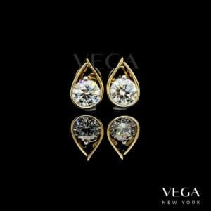 Teardrop Bezel  lab diamond Round Stud Earrings in yellow gold